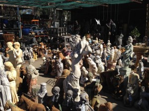 Mass concrete sculptures at Echuca Vic