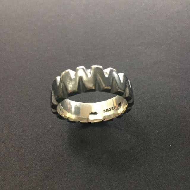 MMMMM! (or wwwwww?) a Sand-cast 925Silver ring